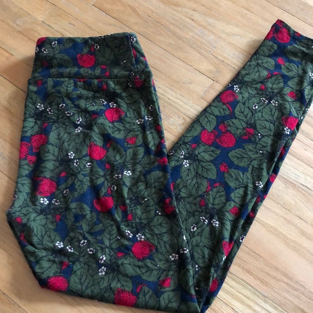 Strawberry leggings